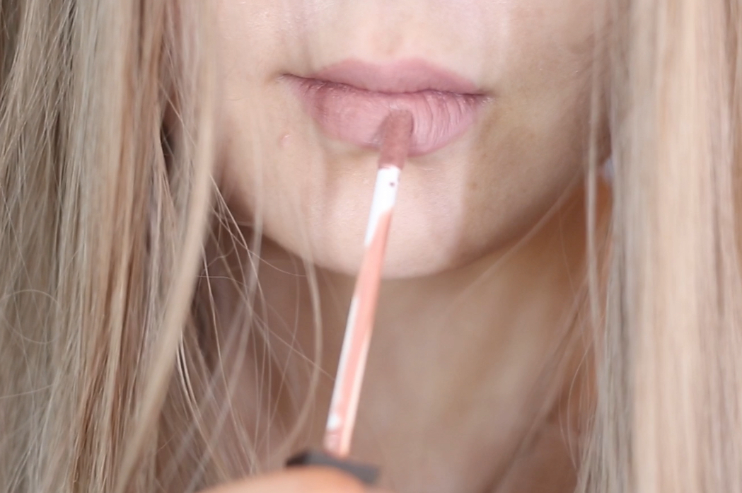 CLOVE and HALLOW lip velvet liquid lipstick