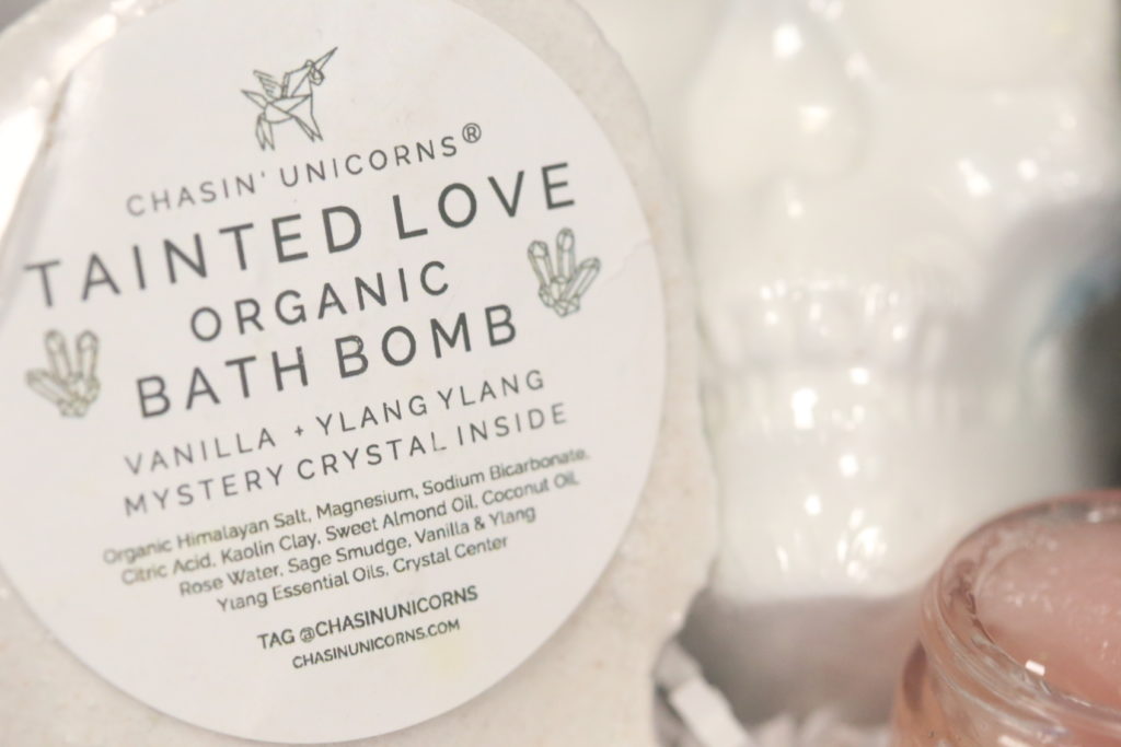 Chasin unicorns bath bomb