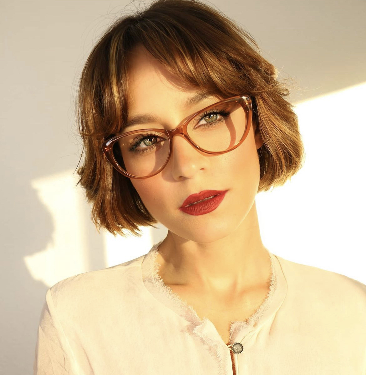 What are the best short hairstyles to wear with glasses? - Hair