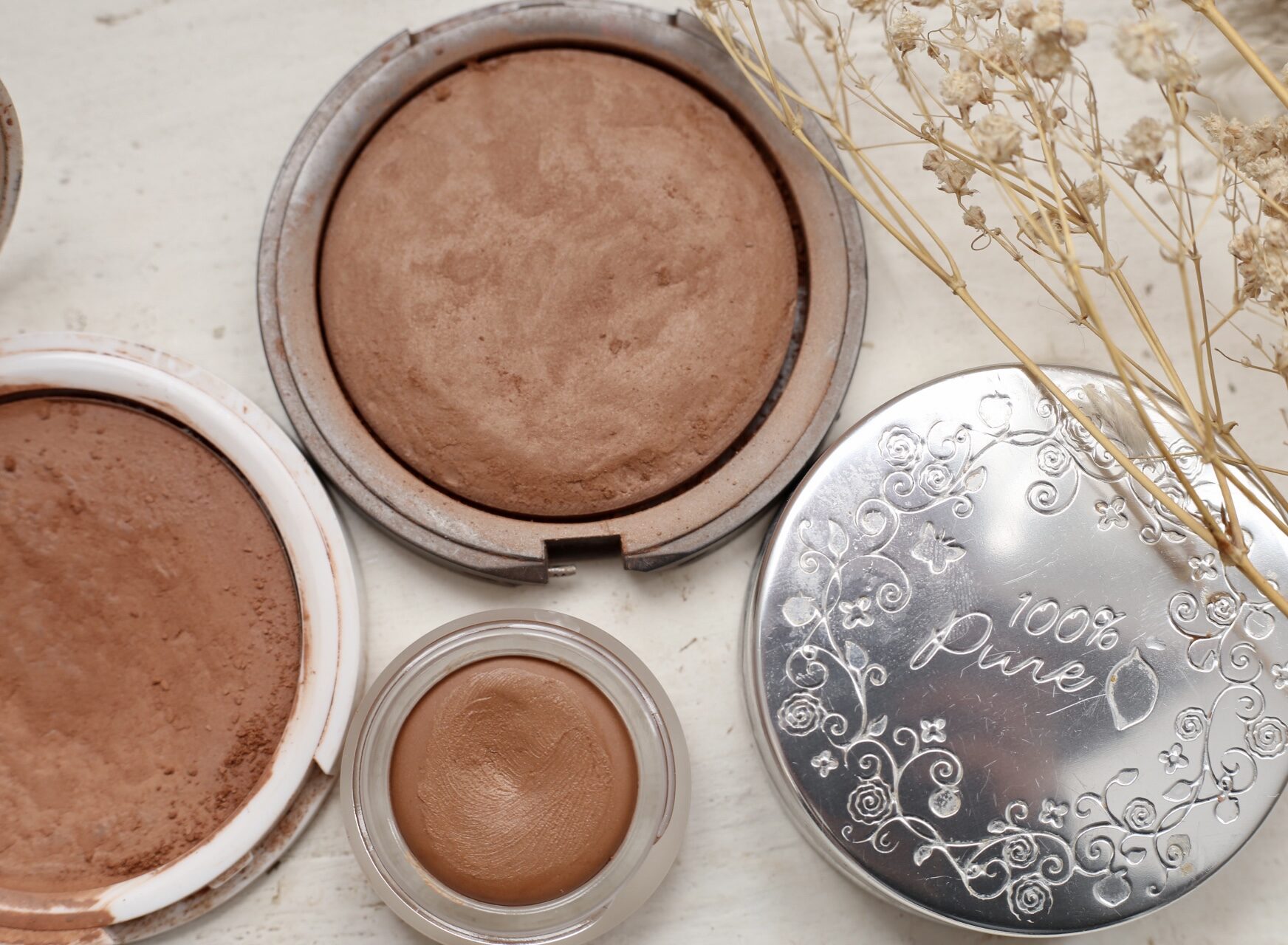 9 Best Natural Bronzers that are Truly Clean & Organic