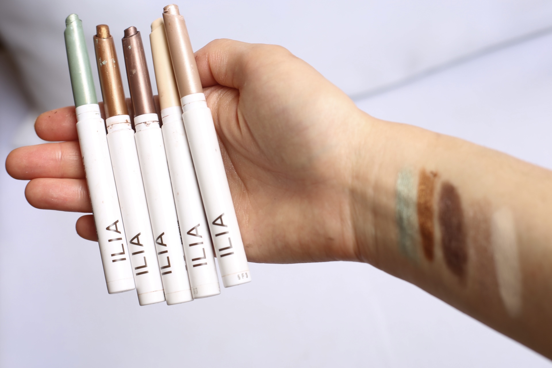 ilia eyeshadow sticks clean non-toxic