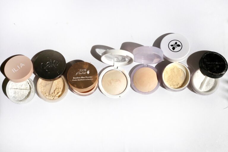 clean setting powders talc free non toxic ILIA Saie Kosas 100% Pure Honest Beauty Fitglow Well People