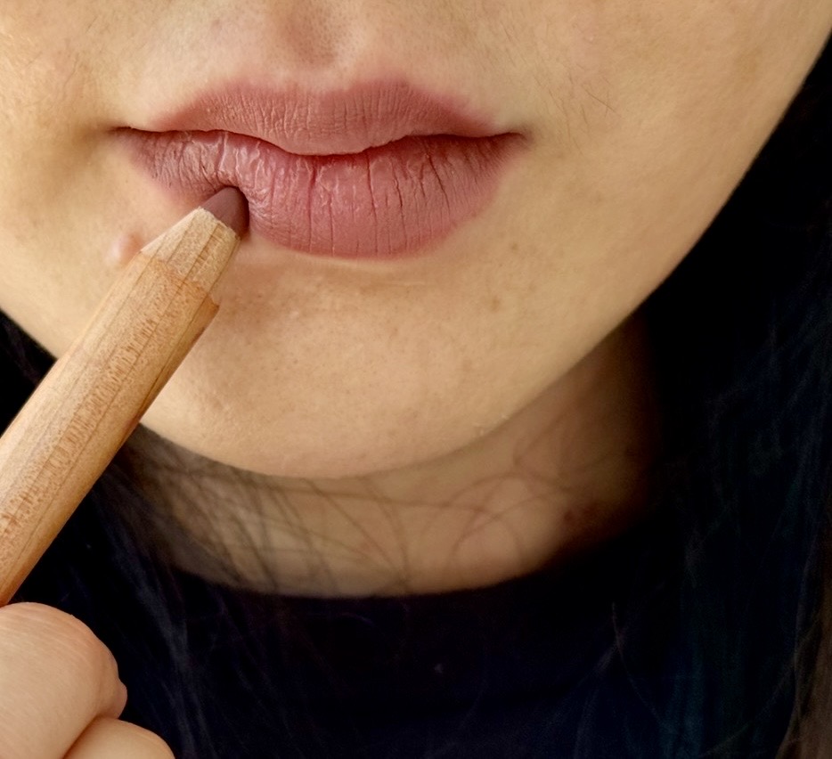 ILIA Lip Sketch hydrating lip crayon untitled