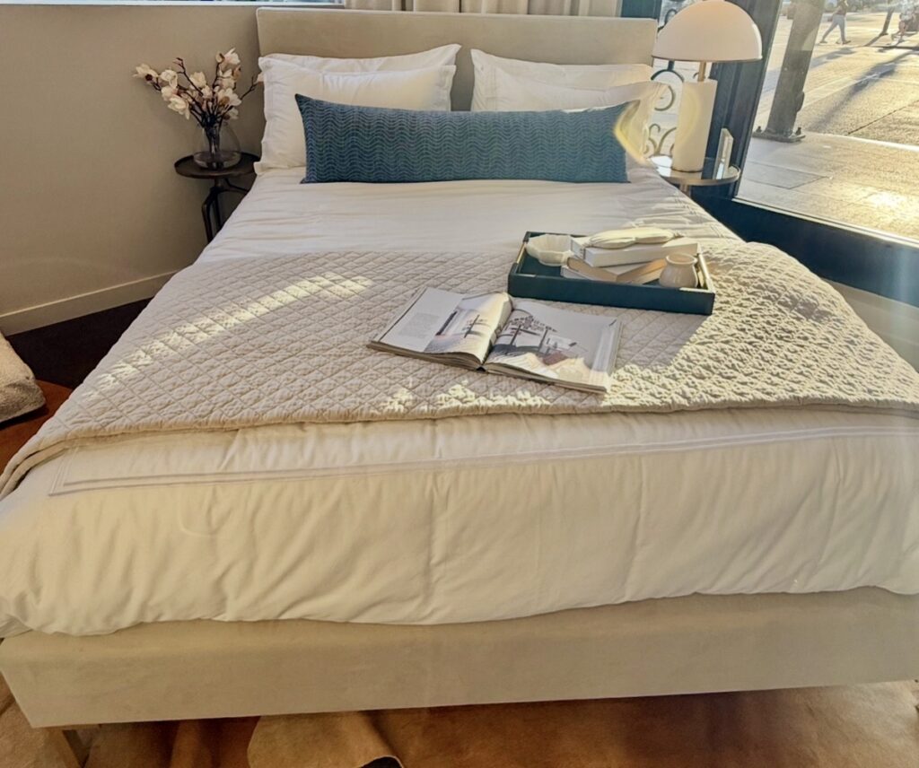 saatva los ángeles store non toxic bed mattress frame furniture
