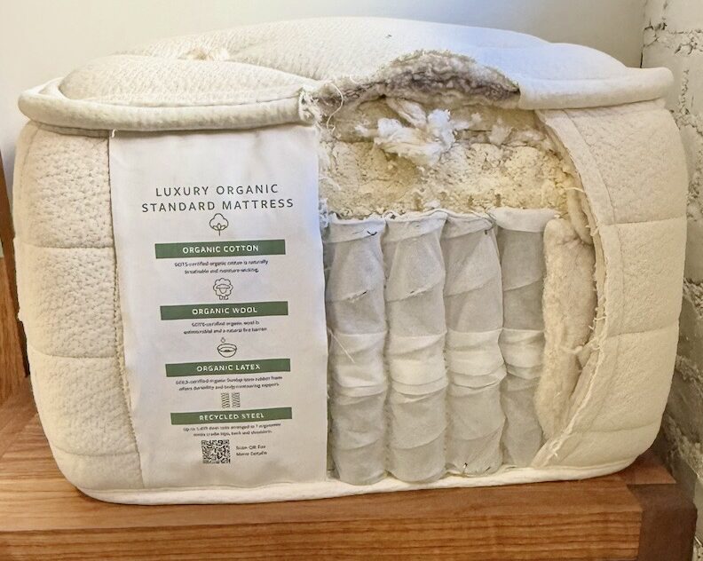 non toxic mattress Avocado luxury organic standard mattress organic cotton wool latex steel